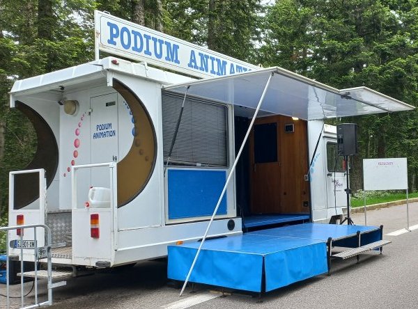 Car-podium