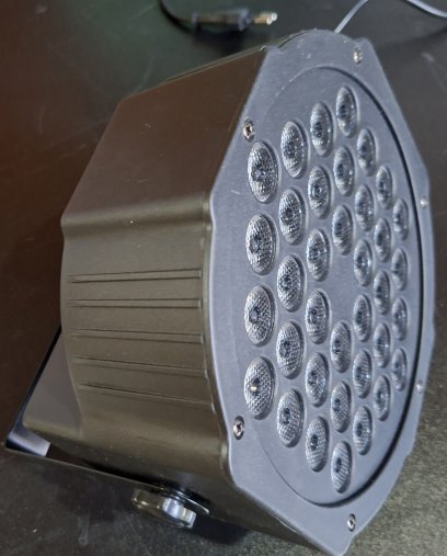 Location lumière : Spot led type wash